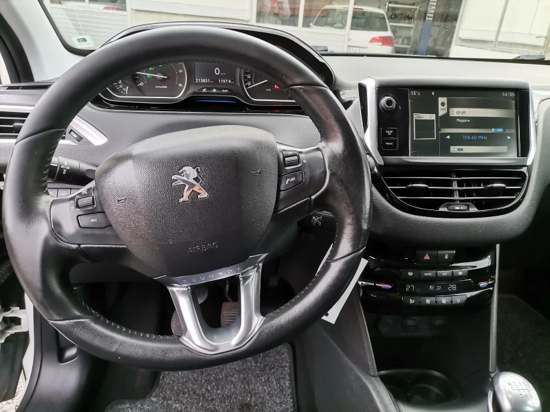 Peugeot 208 1.6 E-HDI , снимка 9 - Автомобили и джипове - 47826658