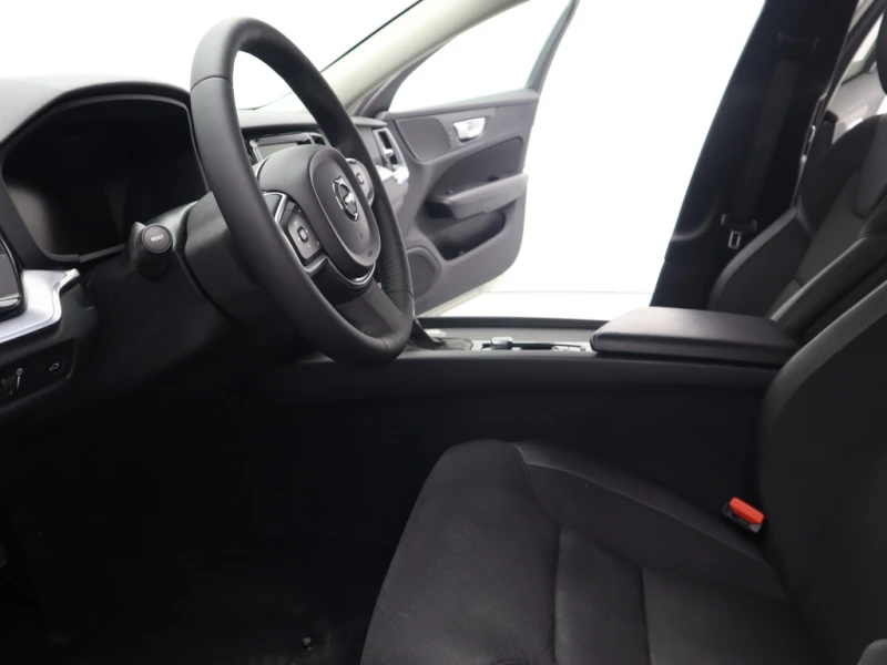 Volvo V60, снимка 15 - Автомобили и джипове - 47929549