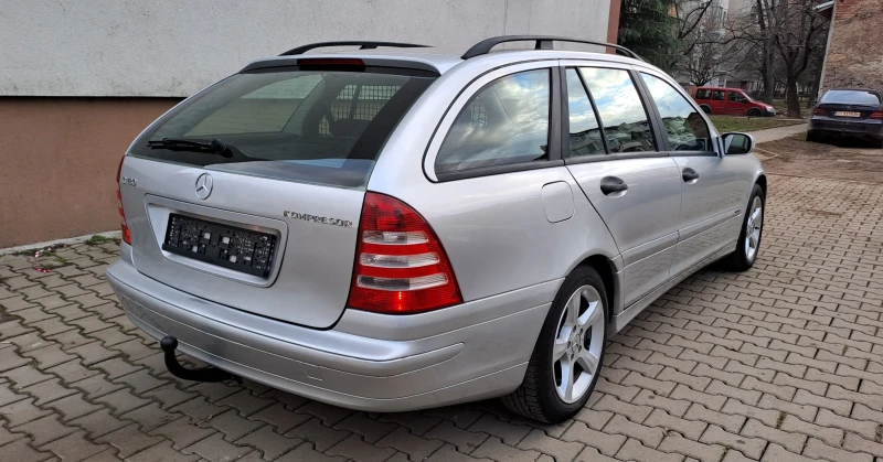 Mercedes-Benz C 180 Facelift/ АВТОМАТИК , снимка 4 - Автомобили и джипове - 48822505