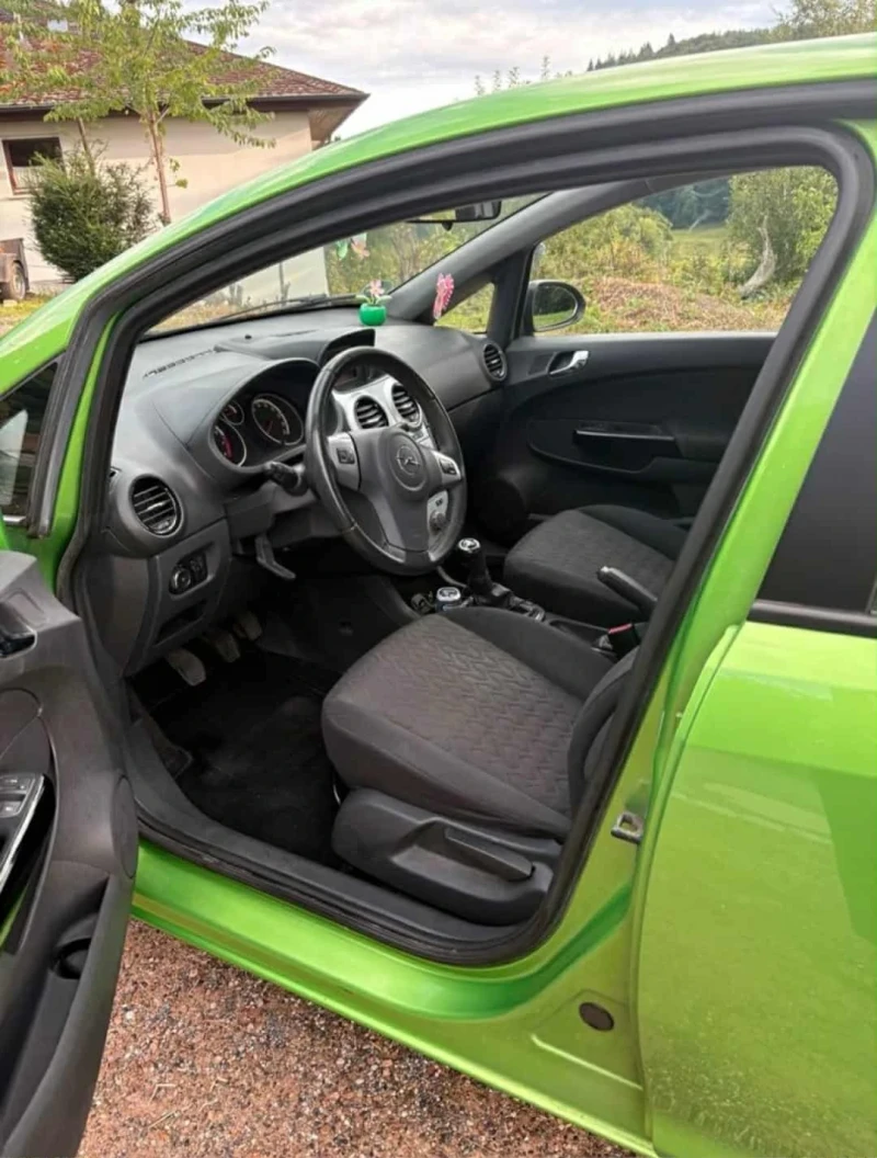 Opel Corsa D 1, 4 бензин 86 к.с., снимка 5 - Автомобили и джипове - 51731983