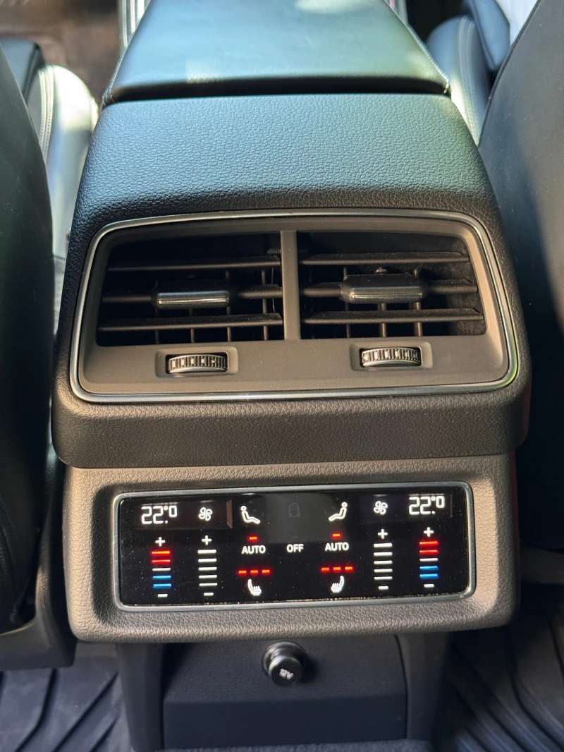 Audi E-Tron Sportback S, снимка 12 - Автомобили и джипове - 52209320