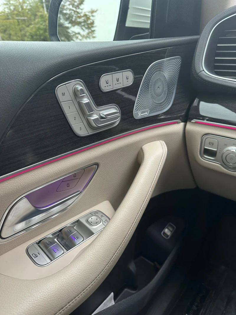 Mercedes-Benz GLS 450 AMG* Pano* Burm* 360* EQ boost* AirMatic* , снимка 13 - Автомобили и джипове - 52263748