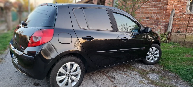 Renault Clio 1.5DCI, снимка 3 - Автомобили и джипове - 52296885