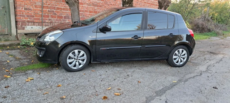 Renault Clio 1.5DCI, снимка 5 - Автомобили и джипове - 52296885
