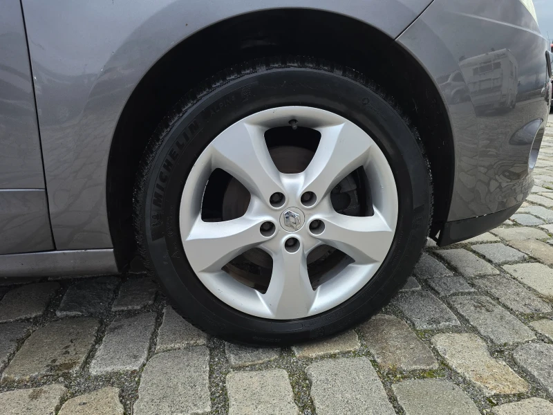 Renault Scenic 2.0 DCi 150кс АВТОМАТИК 94000 км. ЕВРО 5, снимка 10 - Автомобили и джипове - 52665013