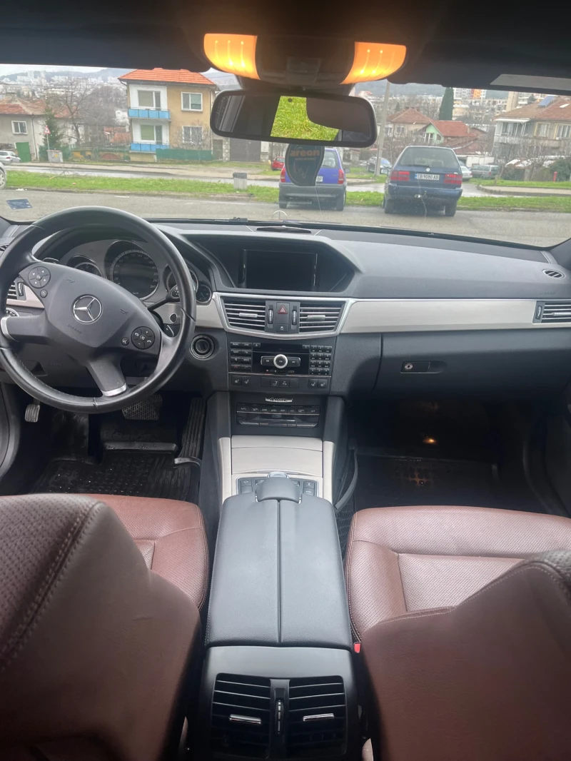 Mercedes-Benz E 350 4MATIC Airmatic BlueEfficiency, снимка 15 - Автомобили и джипове - 53488005