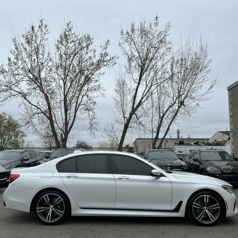 BMW 750 * M-package* Head-up* АвтоКредит (ЦЕНА ДО БГ) - изображение 7