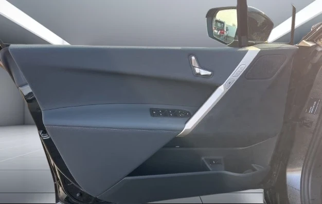 BMW iX xDrive40 = Sport Package = Гаранция, снимка 4 - Автомобили и джипове - 55434585