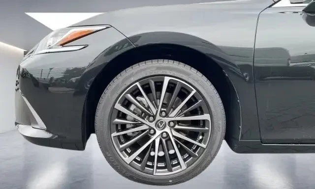 Lexus ES 300 h = NEW = Business Line Гаранция, снимка 5 - Автомобили и джипове - 55638645