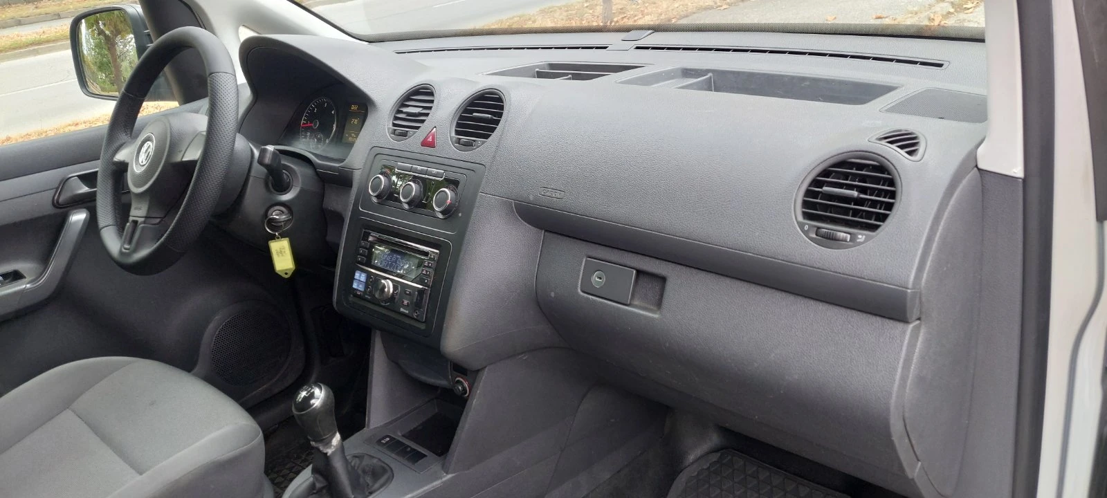 VW Caddy 1.6 TDI   клима | Mobile.bg — изображение 14