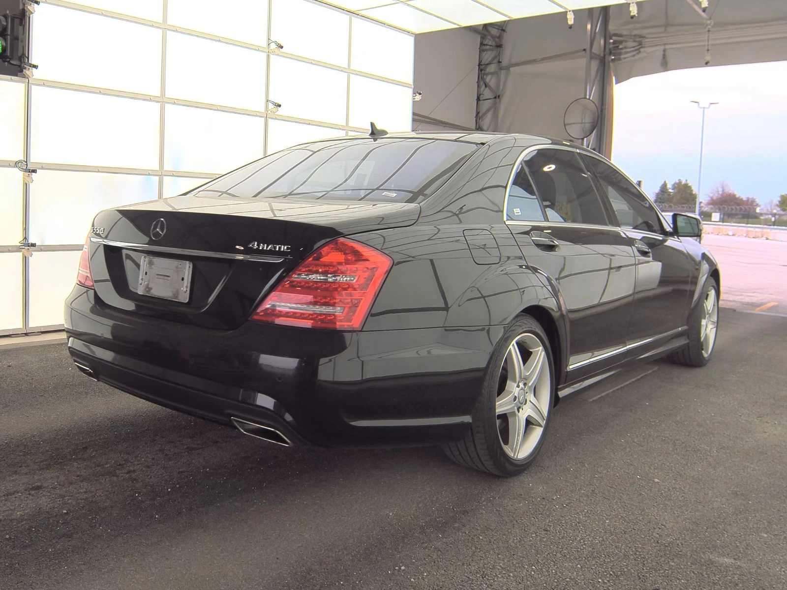 Mercedes-Benz S 550 4MATIC AMG-Pack* Обдух* Harman/Kardon* Въздух*  - изображение 4