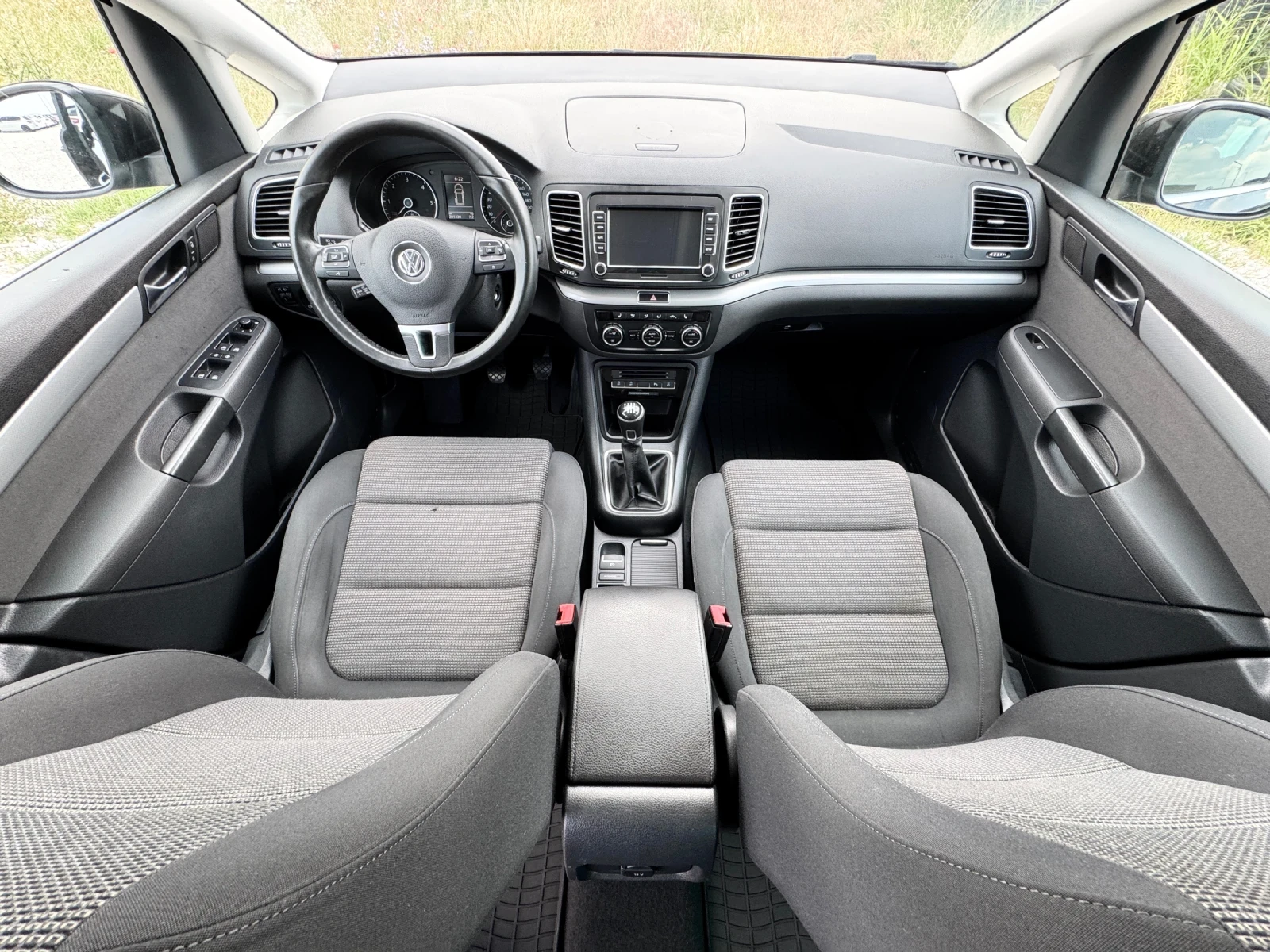 VW Sharan 2.0 TDI / NAVI / PODGREV / PARKTRONIC / TEMPOMAT - изображение 8