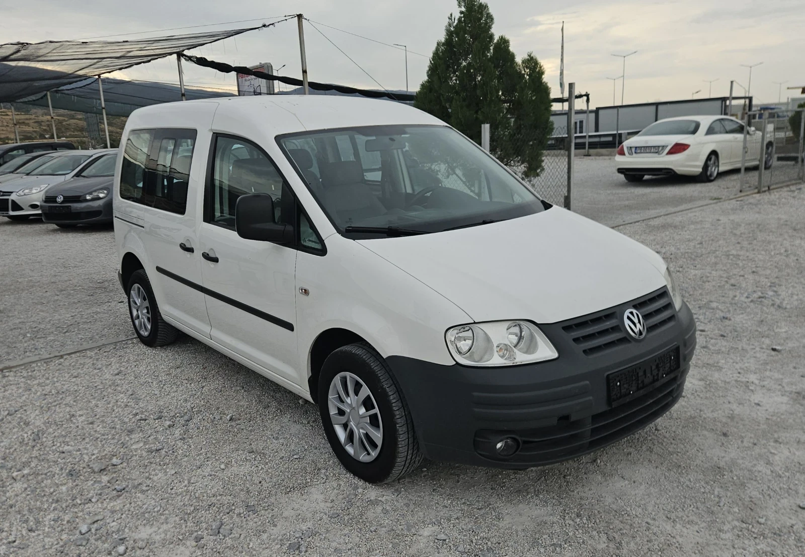 VW Caddy 1.9TDI.105.кс.2009г.ТОПсъстояние - изображение 3