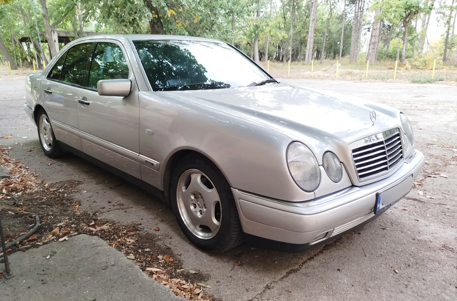 Mercedes-Benz E 200 | Mobile.bg — изображение 1