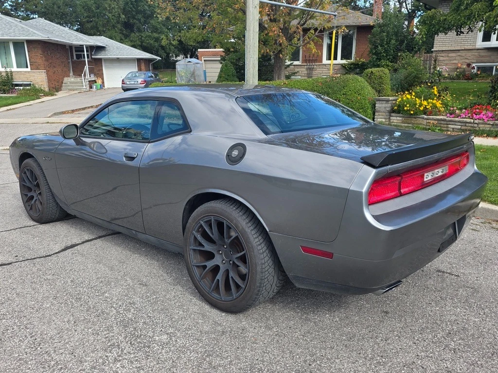 Dodge Challenger SXT PLUS * * CARFAX * * АВТО КРЕДИТ * *  - изображение 6