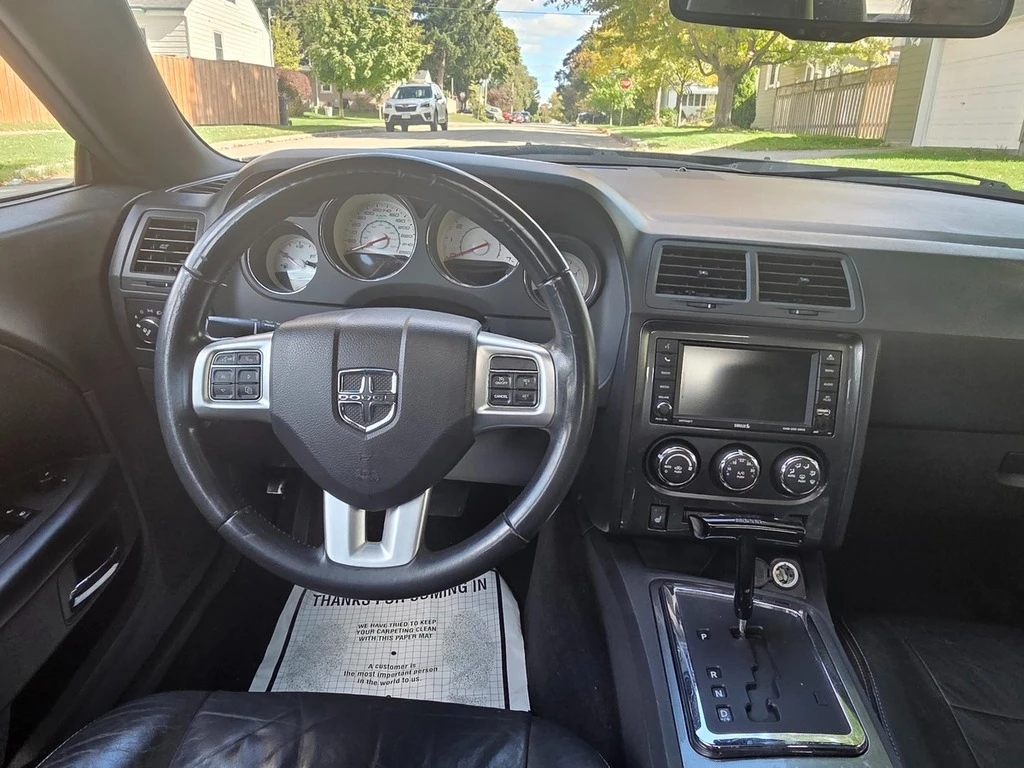 Dodge Challenger SXT PLUS * * CARFAX * * АВТО КРЕДИТ * *  - изображение 10