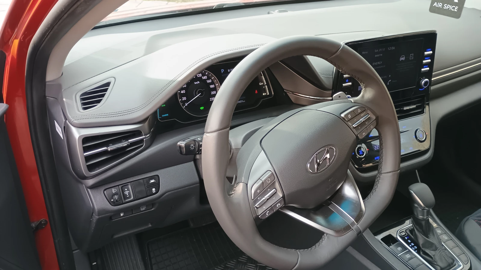 Hyundai Ioniq  - изображение 5