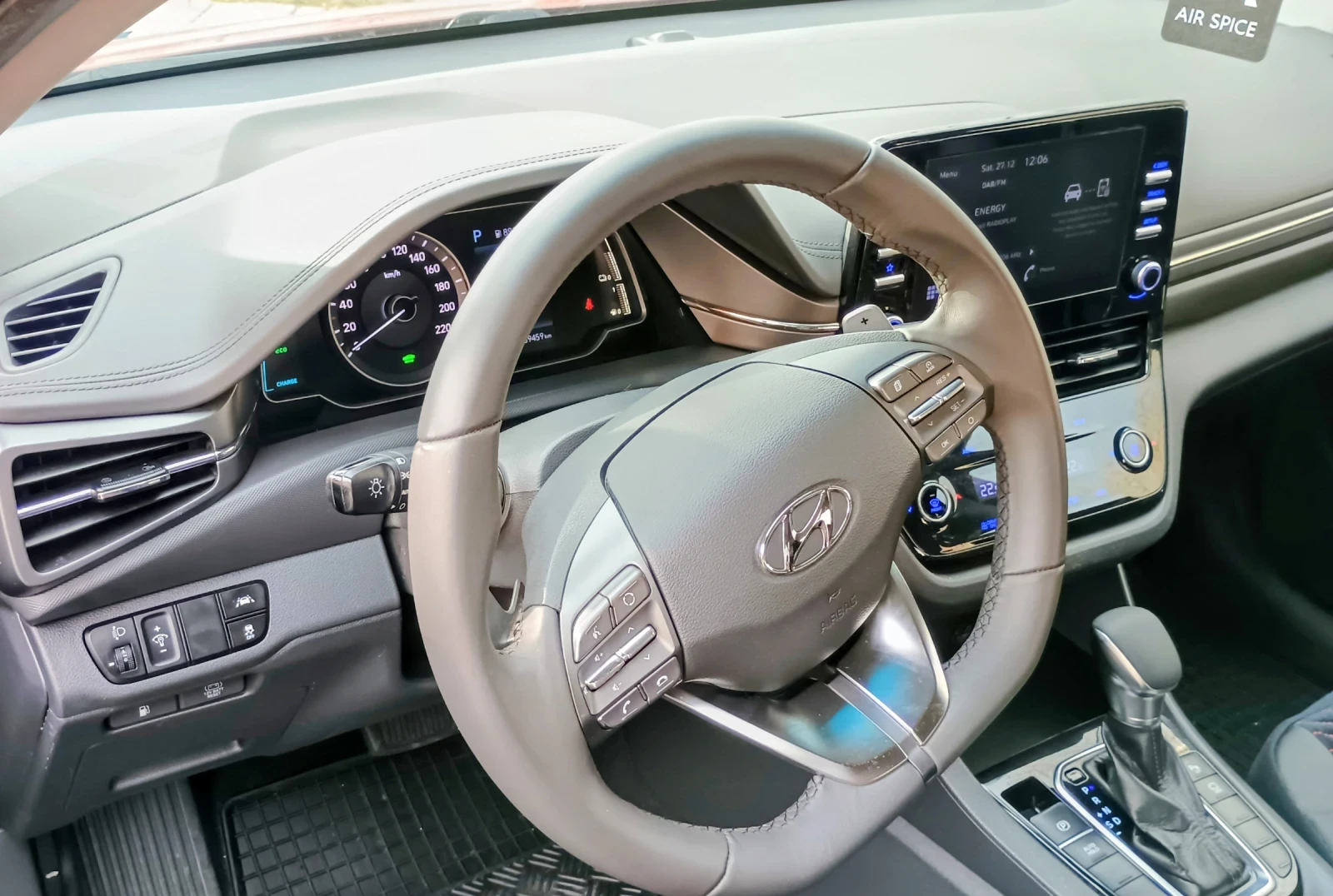 Hyundai Ioniq, снимка 5 - Автомобили и джипове - 52912884