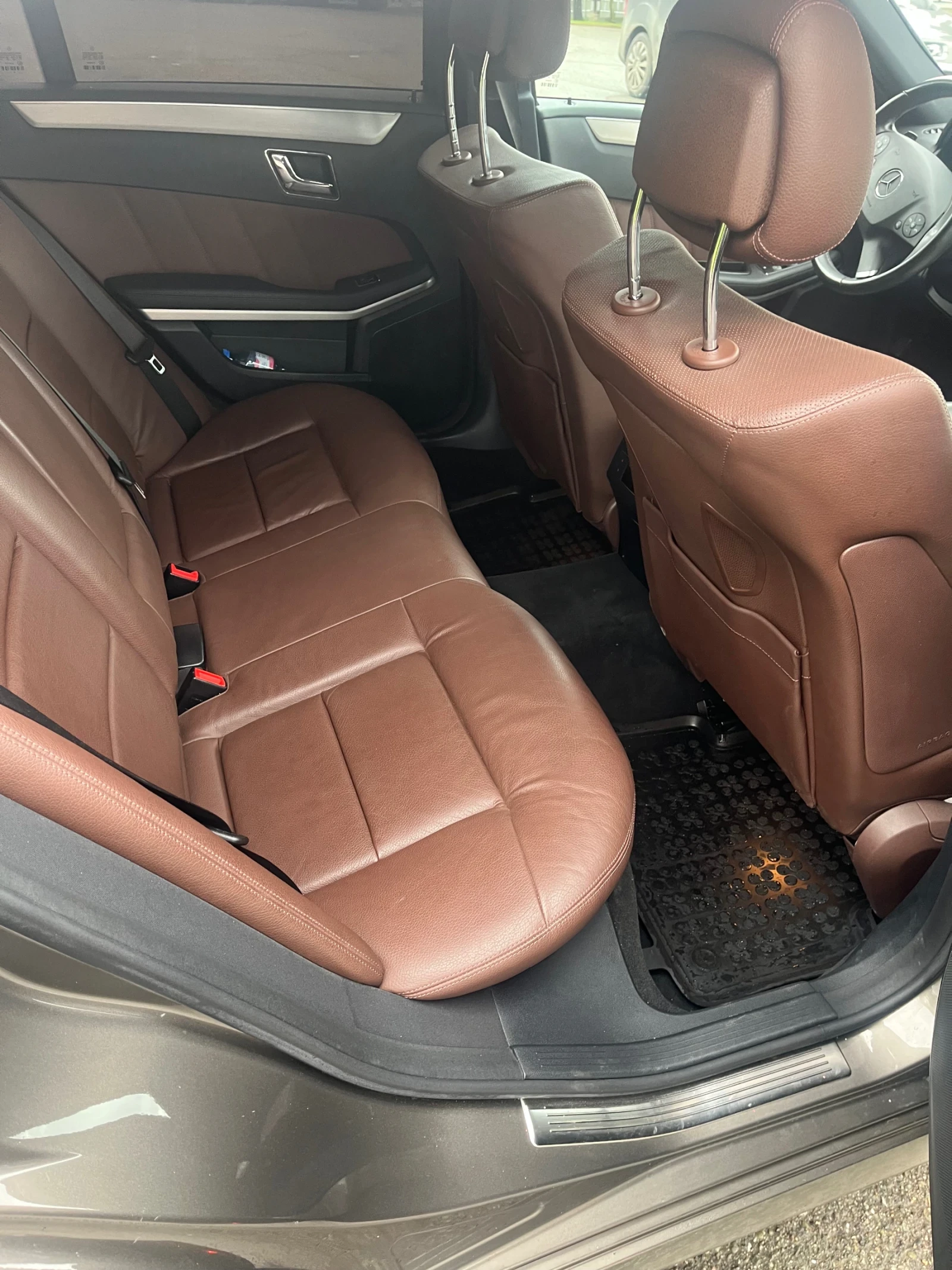 Mercedes-Benz E 350 4MATIC Airmatic BlueEfficiency - изображение 8