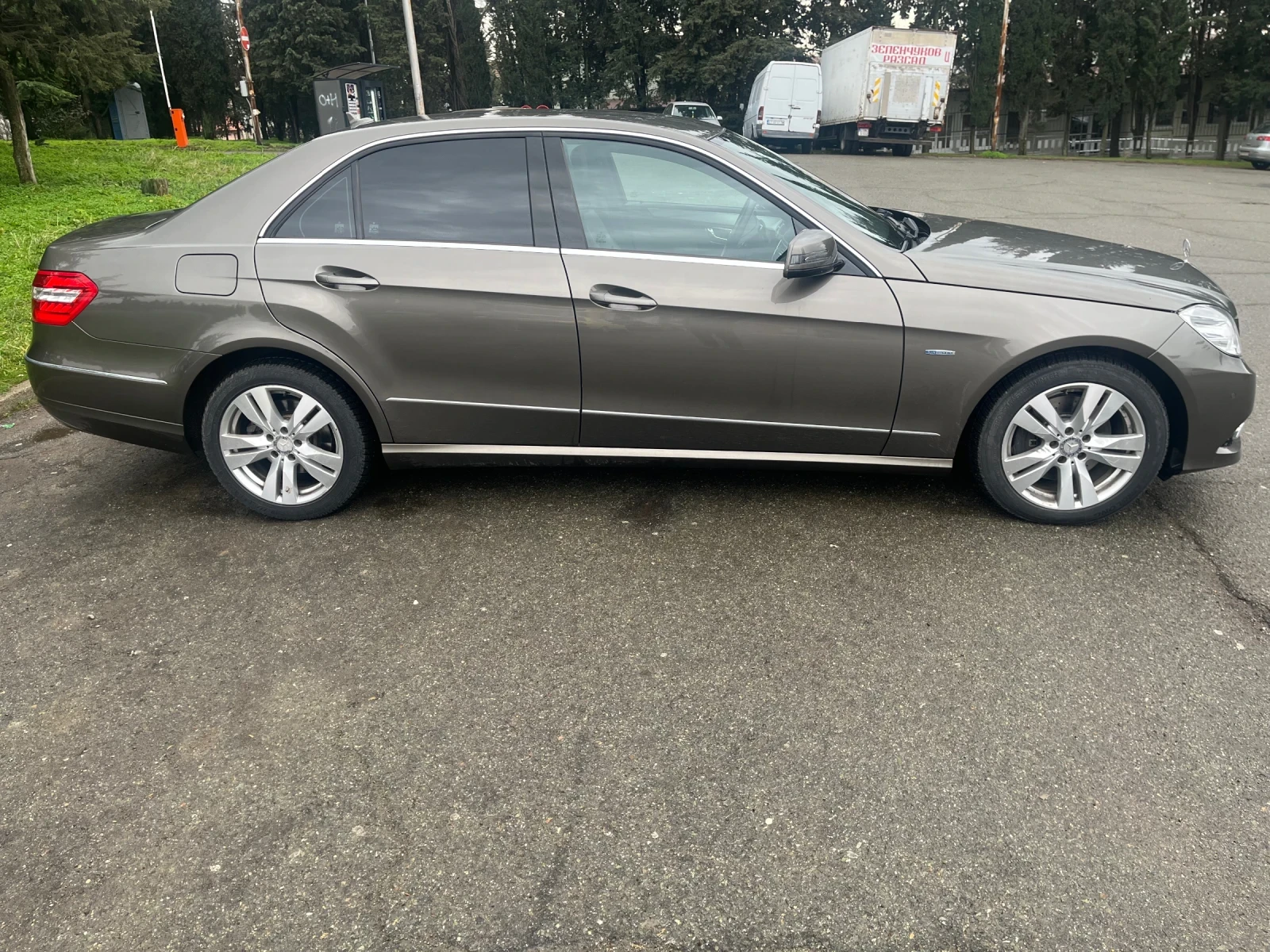 Mercedes-Benz E 350 4MATIC Airmatic BlueEfficiency - изображение 4