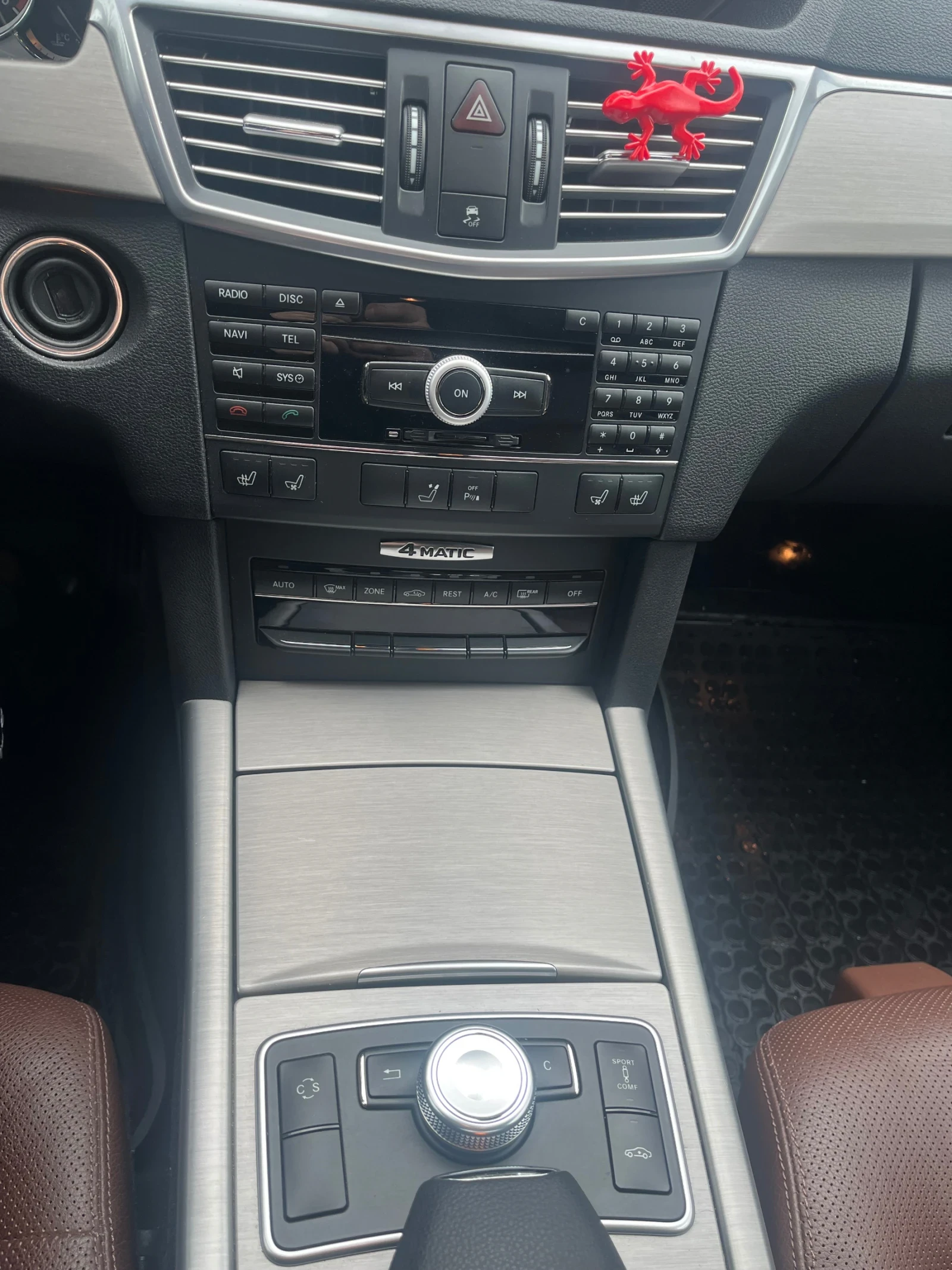 Mercedes-Benz E 350 4MATIC Airmatic BlueEfficiency, снимка 14 - Автомобили и джипове - 53488005