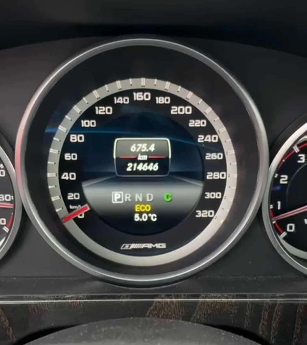 Mercedes-Benz E 63 AMG * CARFAX * ПАНОРАМА * KEYLESS * ПОДГРЕВИ *  - изображение 7