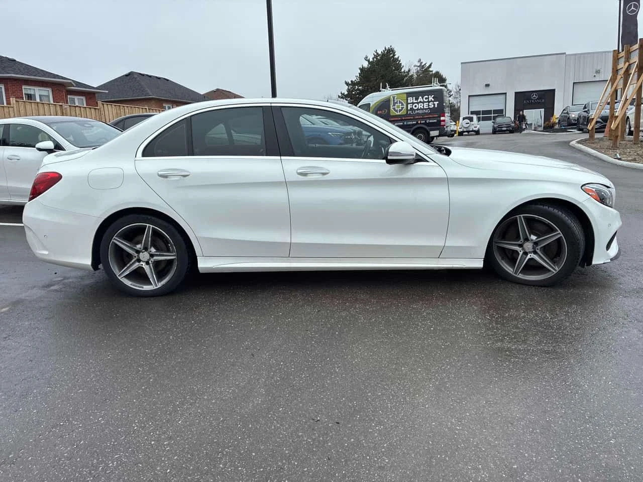 Mercedes-Benz C 300 4MATIC * FULL AMG PACK* ПОДГРЕВ* КАМЕРА* ПАНОРАМА*, снимка 4 - Автомобили и джипове - 54046563