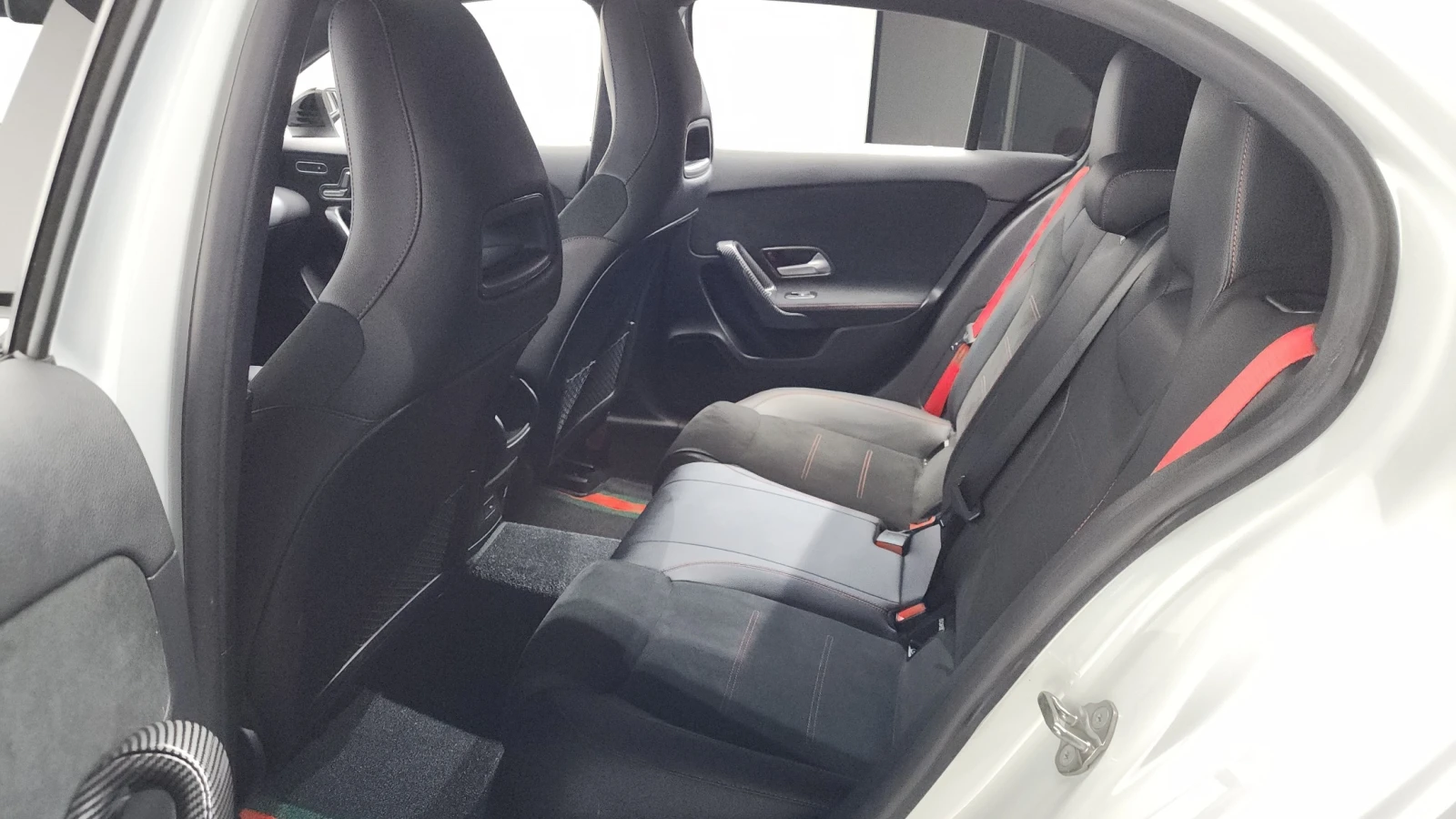 Mercedes-Benz A 45 AMG* HeadUp* Pano* ���������� | Mobile.bg � ����������� 14