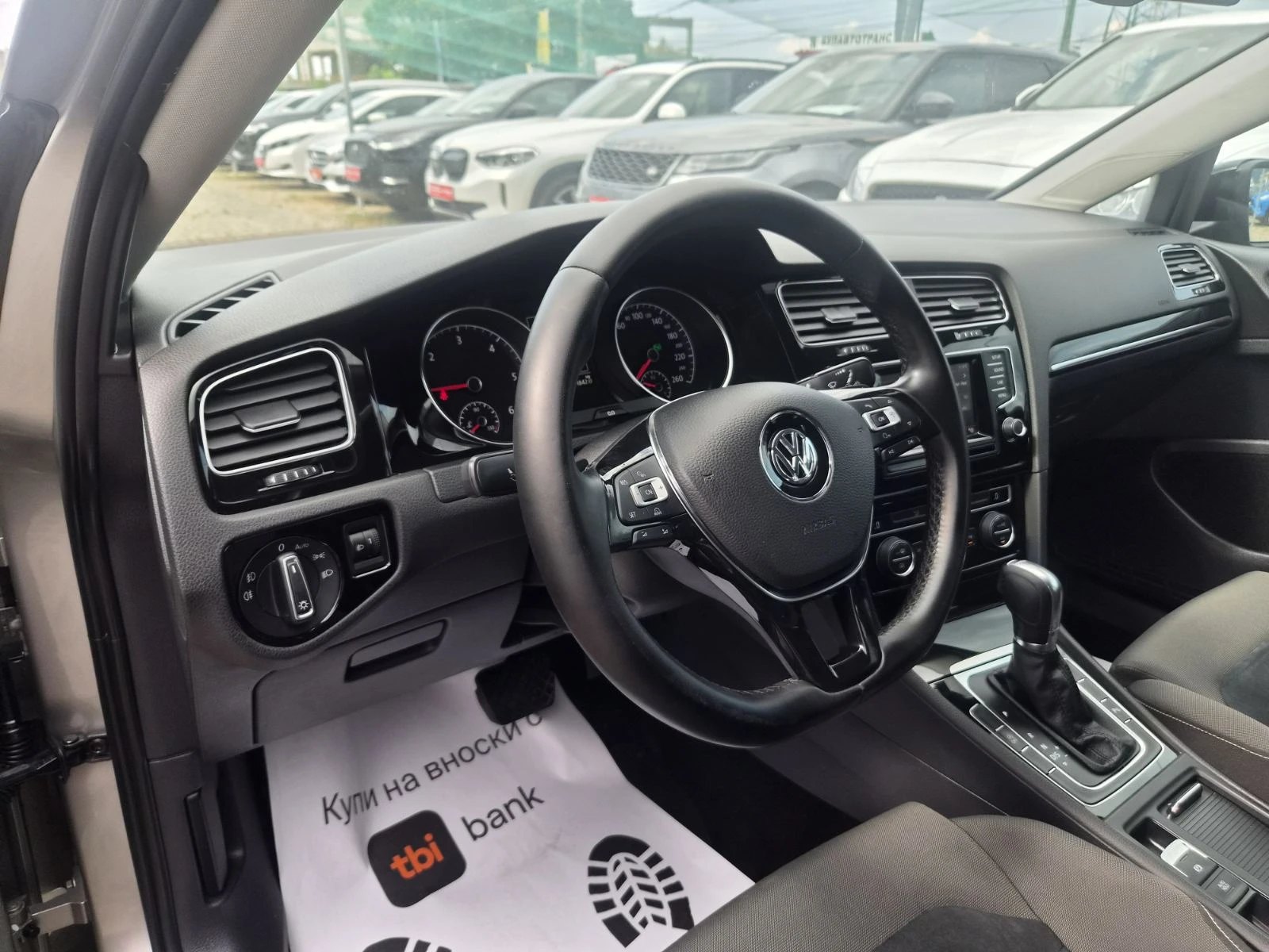 VW Golf 1.6TDI-HIGH LINE-DSG, снимка 8 - Автомобили и джипове - 55607146