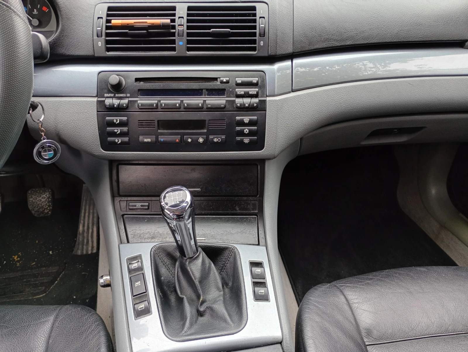 BMW 320 TDI, снимка 5 - Автомобили и джипове - 56484250