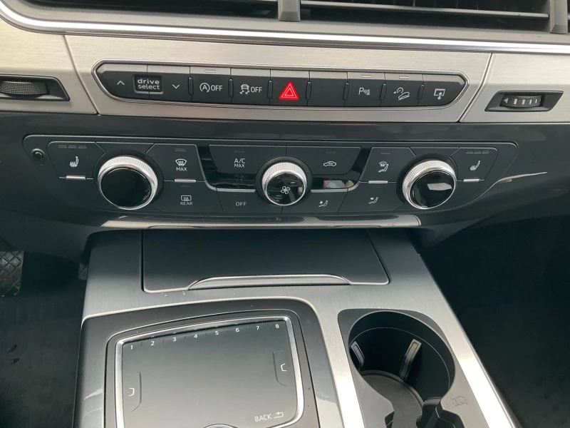 Audi Q7 3.0TDI Quattro Digital Cockpit Панорама 7 МЕСТЕН, снимка 5 - Автомобили и джипове - 49434494