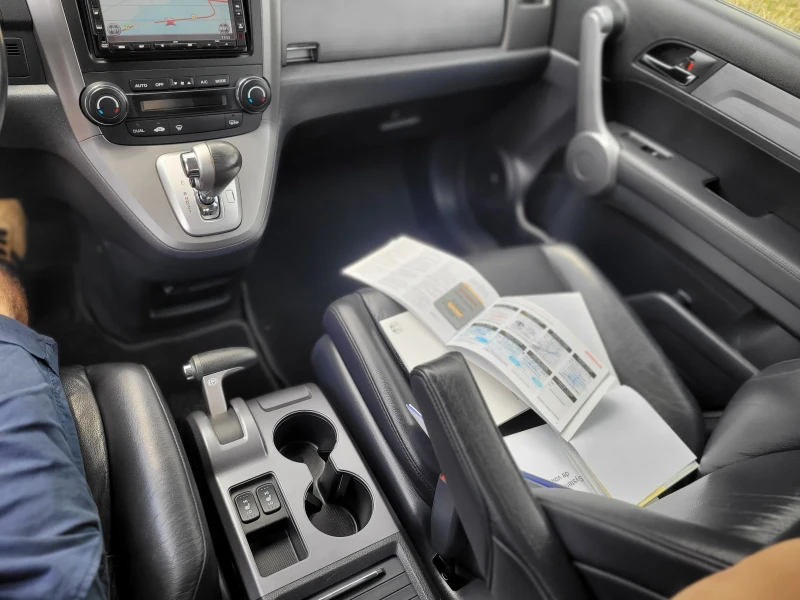 Honda Cr-v 2, 4- Exclusive edition , снимка 5 - Автомобили и джипове - 52597517