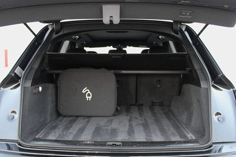 Audi Q7 3.0TDI/E-TRON/S-LINE/KAMERA360/DISTRONIC/PANO/FULL, снимка 17 - Автомобили и джипове - 52204179