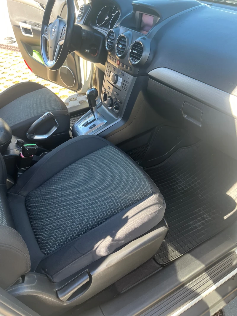 Opel Antara 2.0CDTI, снимка 16 - Автомобили и джипове - 52235295