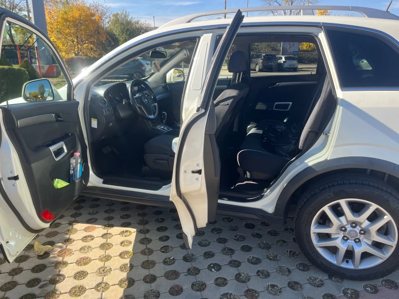 Opel Antara 2.0CDTI, снимка 12 - Автомобили и джипове - 52235295