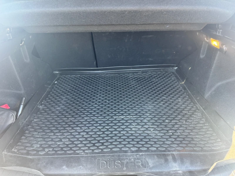 Dacia Duster 1.6 hibrid/benzin Full, снимка 14 - Автомобили и джипове - 53086416