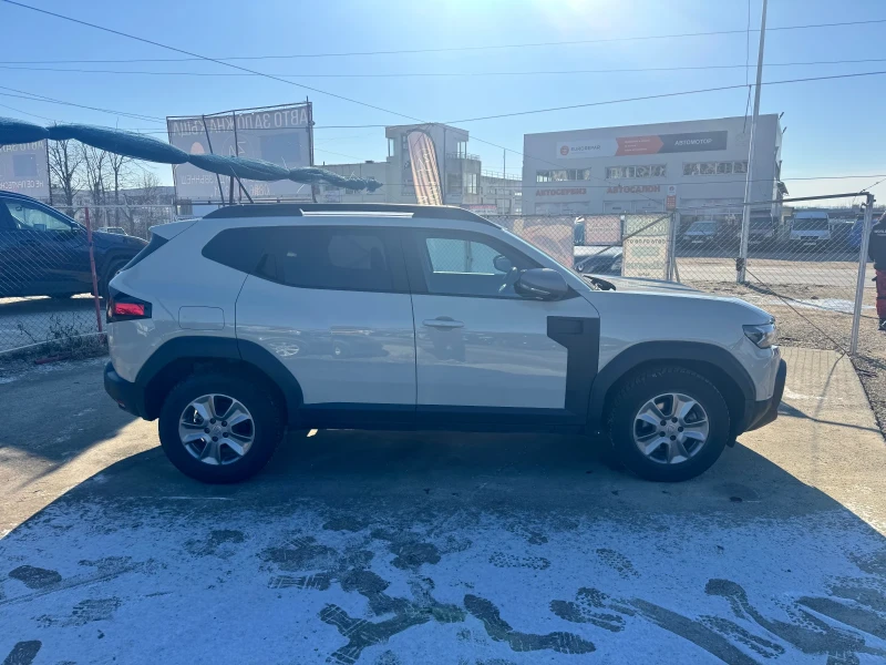 Dacia Duster 1.6 hibrid/benzin Full, снимка 8 - Автомобили и джипове - 53086416