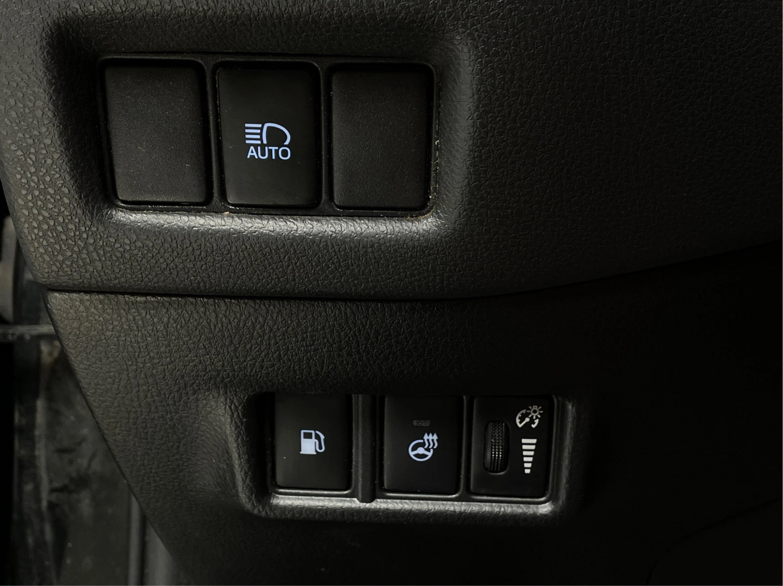 Toyota C-HR XLE Premium | HTD LEATHER | SUNROOF | CARPLAY | Mobile.bg � ����������� 12