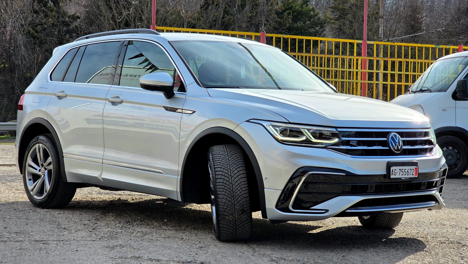 VW Tiguan 2.0TSI/R-LINE/4Motion/190к.с./Швейцария, снимка 5 - Автомобили и джипове - 53771288