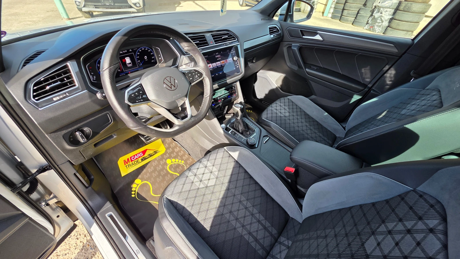 VW Tiguan 2.0TSI/R-LINE/4Motion/190к.с./Швейцария, снимка 8 - Автомобили и джипове - 53771288