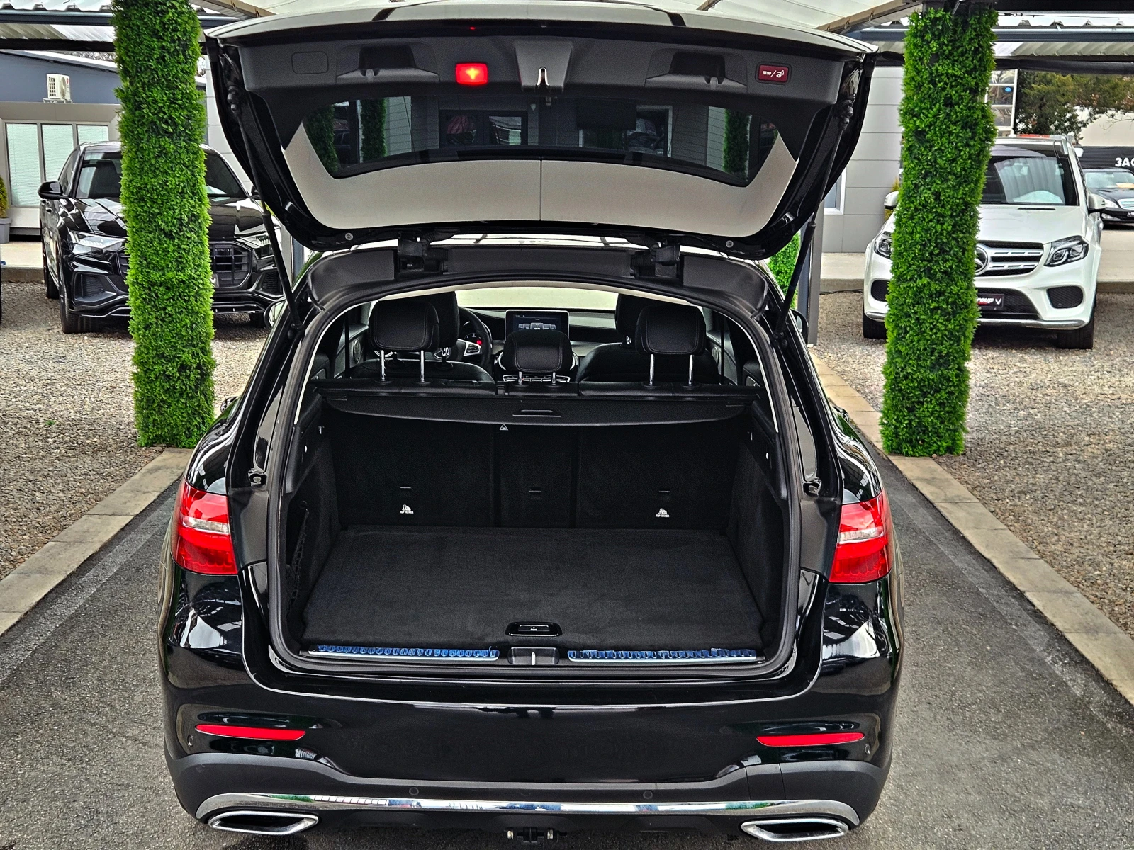 Mercedes-Benz GLC 250 AMG/9G/GERMANY/ПАНОРАМА/CAMERA/AMBIENT/SIGN AS/LIZ, снимка 8 - Автомобили и джипове - 53903908