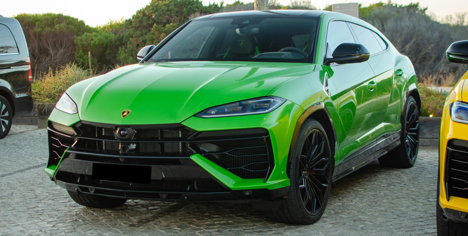 Lamborghini Urus SE 4.0 V8 Plug-in Hybrid 4WD, снимка 2 - Автомобили и джипове - 53999434