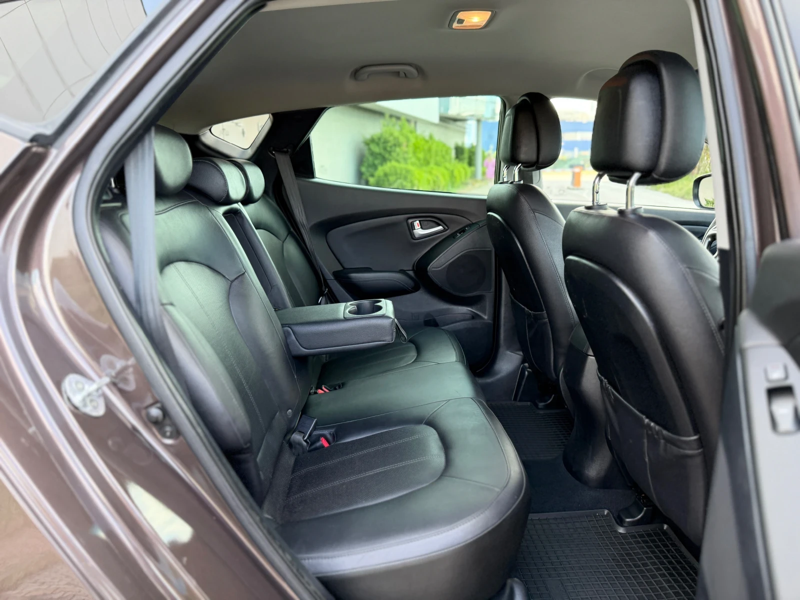 Hyundai IX35 2.0 CRDI-184КС - FACELIFT - 4WD - СЕРВИЗНА ИСТОРИЯ, снимка 9 - Автомобили и джипове - 54849036