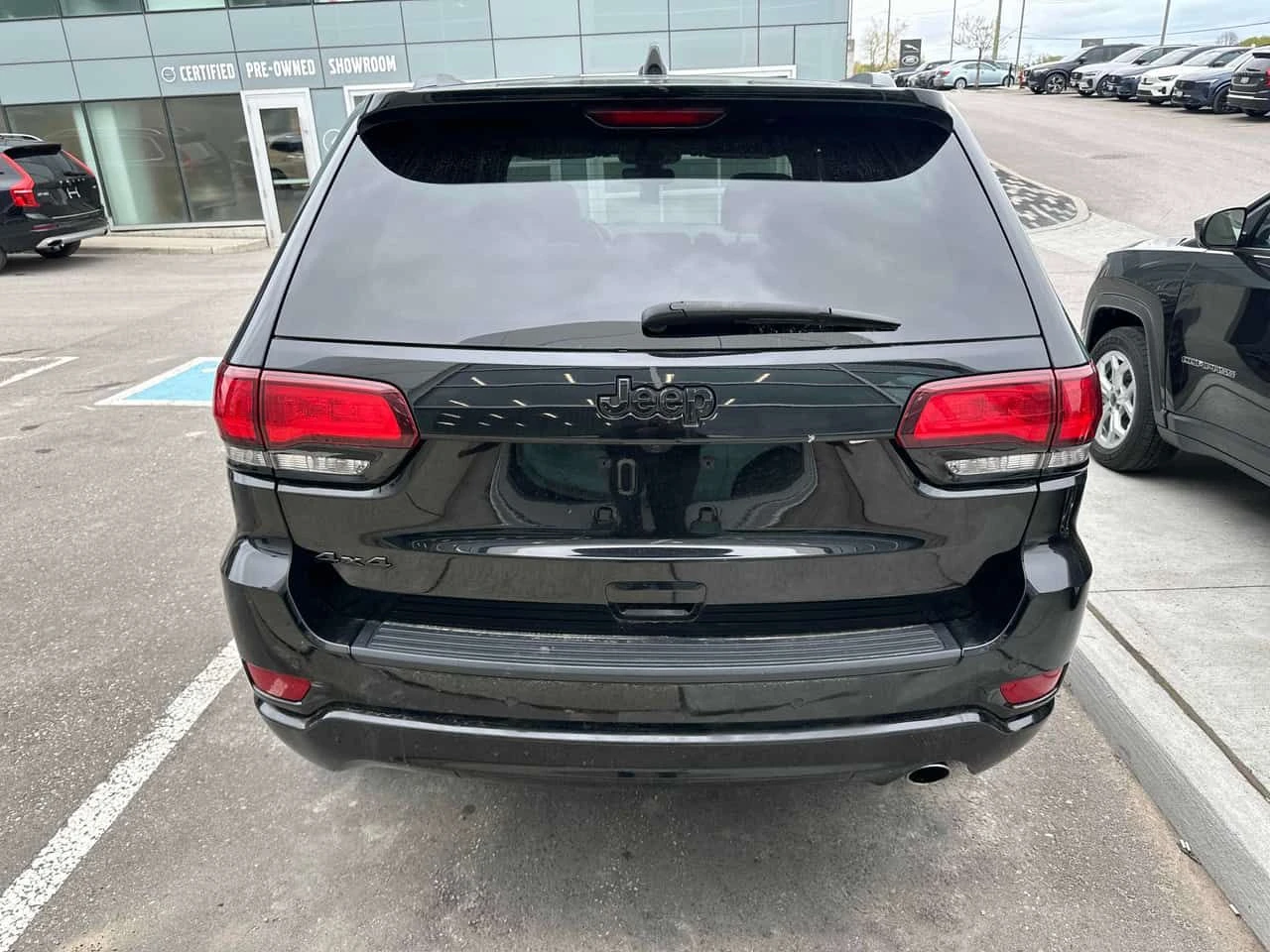 Jeep Grand cherokee * Altitude * АВТОКРЕДИТ БЕЗ ПЪРВОНАЧАЛНА ВНОСКА* , снимка 4 - Автомобили и джипове - 55240127