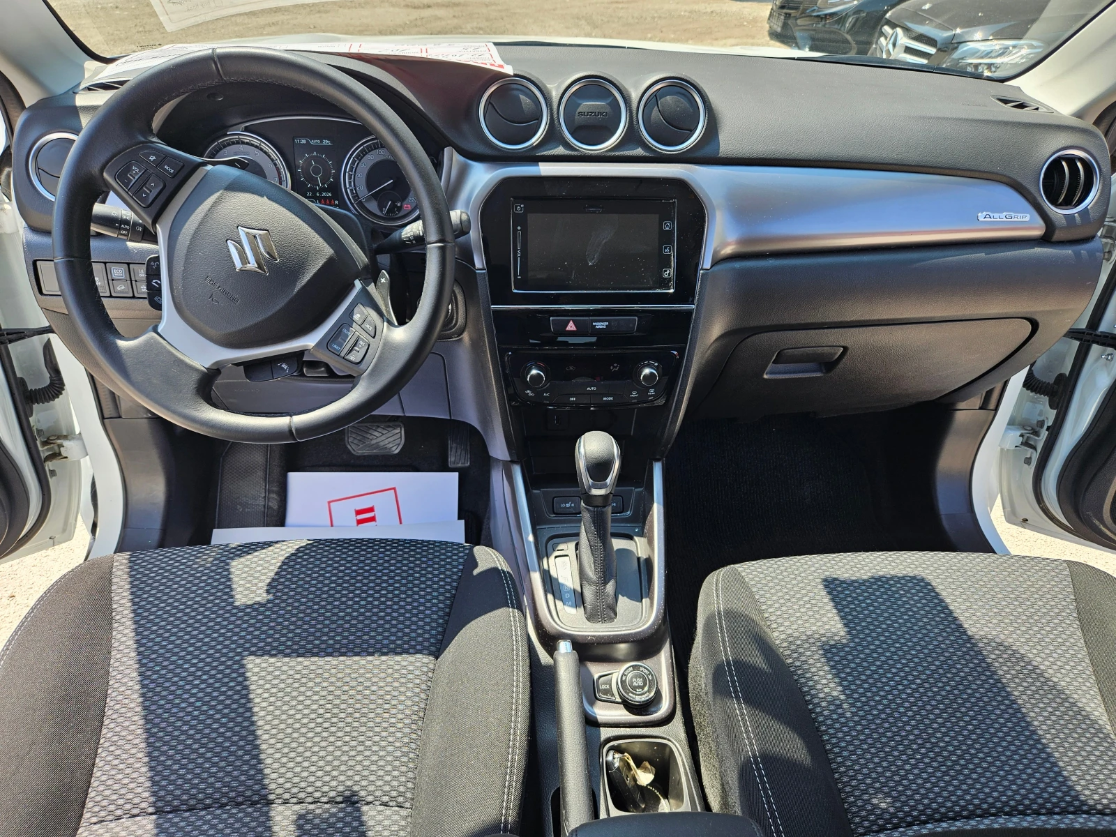 Suzuki Vitara 1.5 FUL HIBIT, снимка 10 - Автомобили и джипове - 55578313