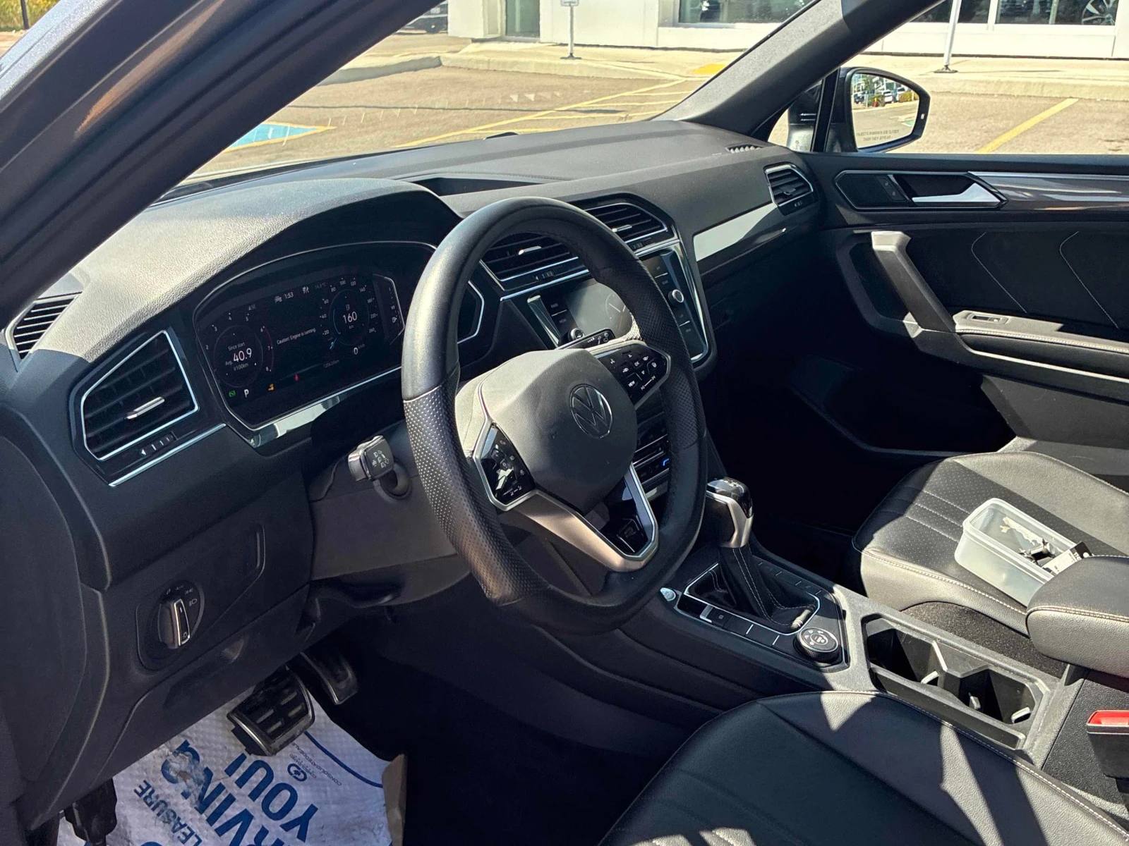 VW Tiguan * Comfortline R Line Black Edition * CARFAX * , снимка 5 - Автомобили и джипове - 56138870
