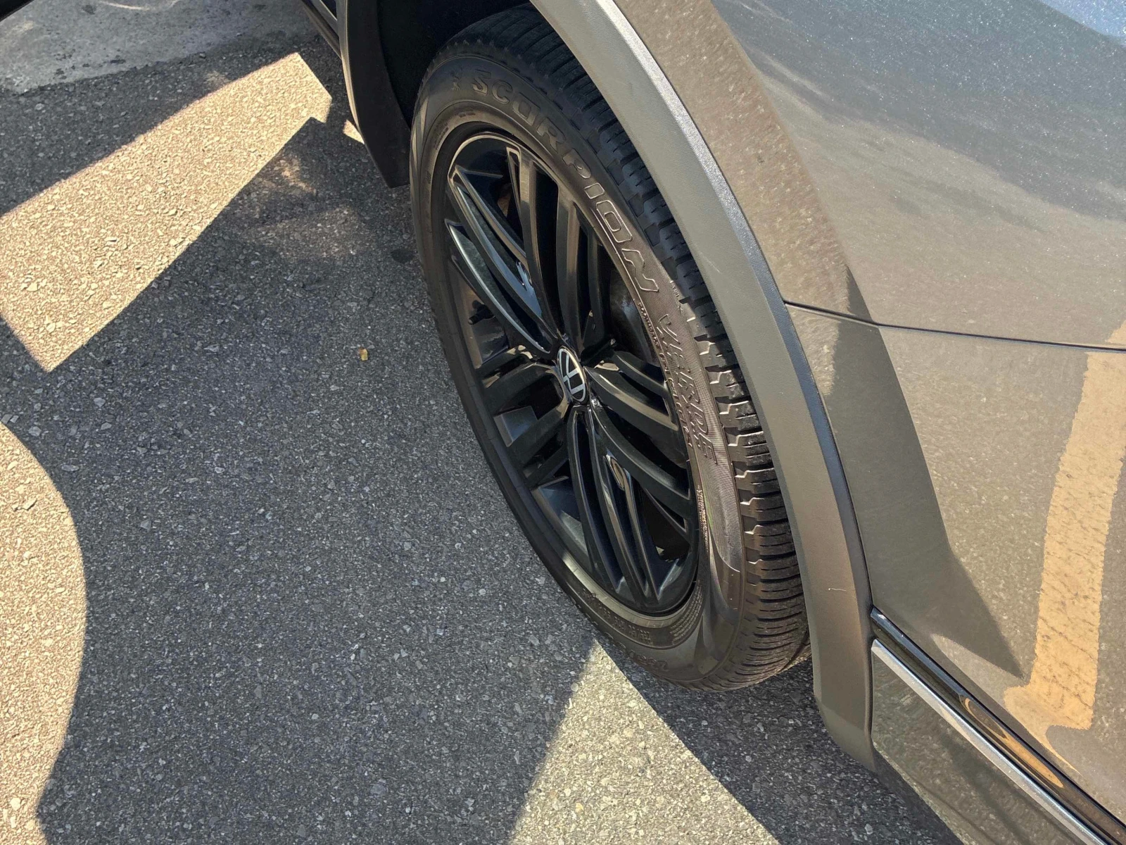 VW Tiguan * Comfortline R Line Black Edition * CARFAX * , снимка 15 - Автомобили и джипове - 56138870