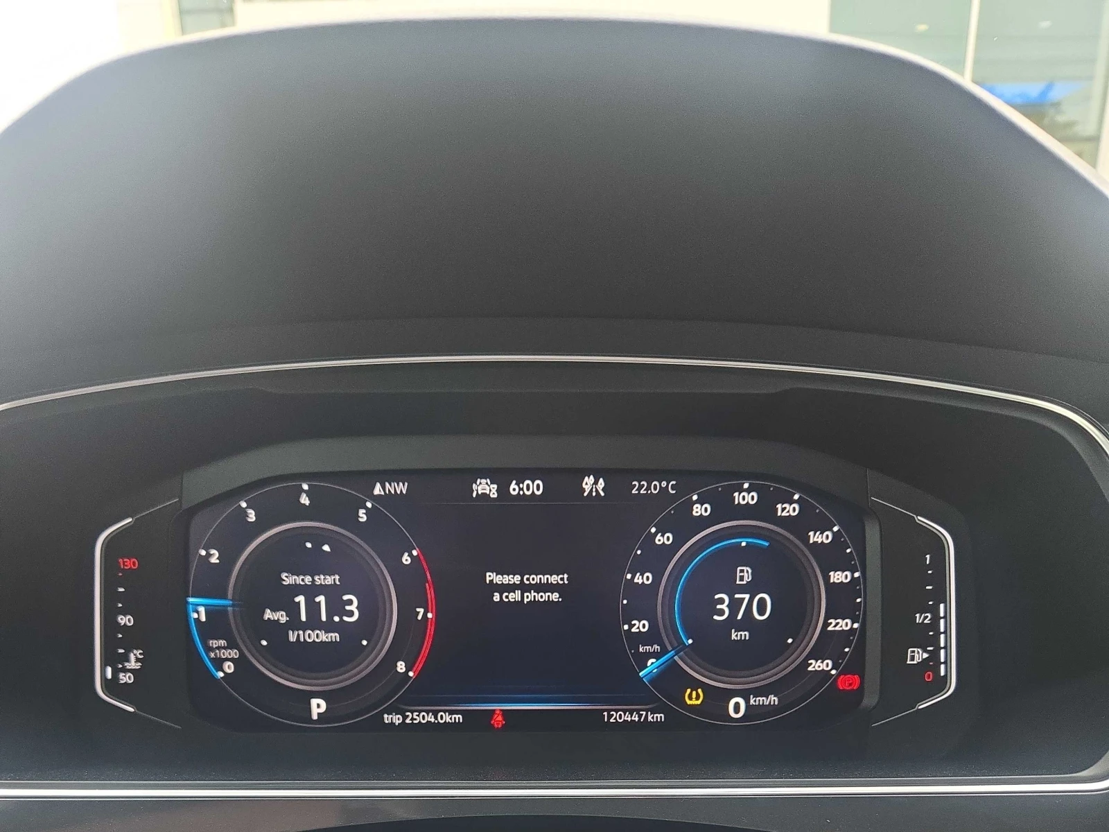 VW Tiguan * Comfortline R Line Black Edition * CARFAX * , снимка 8 - Автомобили и джипове - 56138870