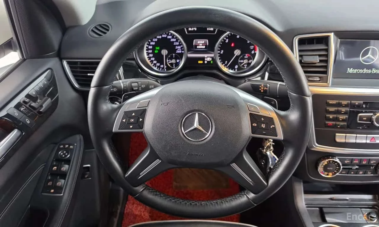 Mercedes-Benz ML 250 BlueTEC 4MATIC/ФИНАНСИРАНЕ, снимка 13 - Автомобили и джипове - 56259453
