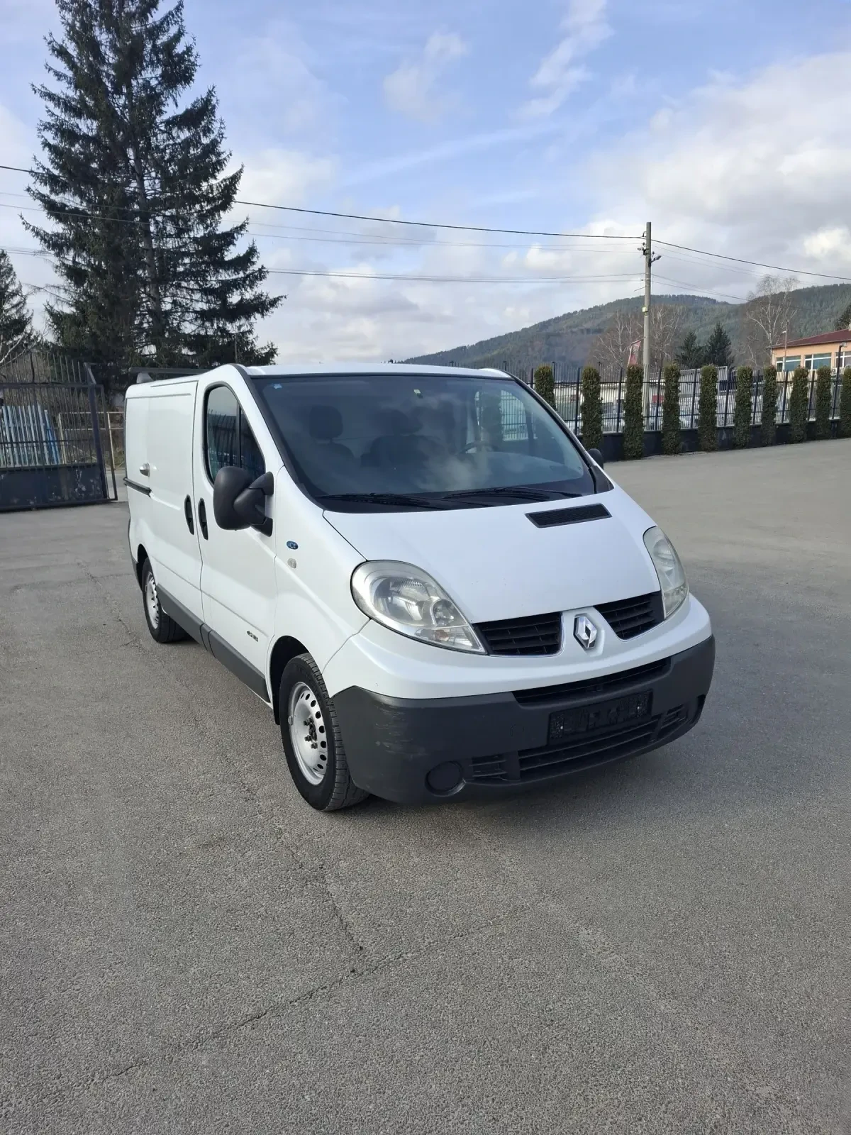 Renault Trafic 2.5DCI 115к.с, снимка 2 - Бусове и автобуси - 53918150